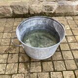 Old zinc basin not pierced
