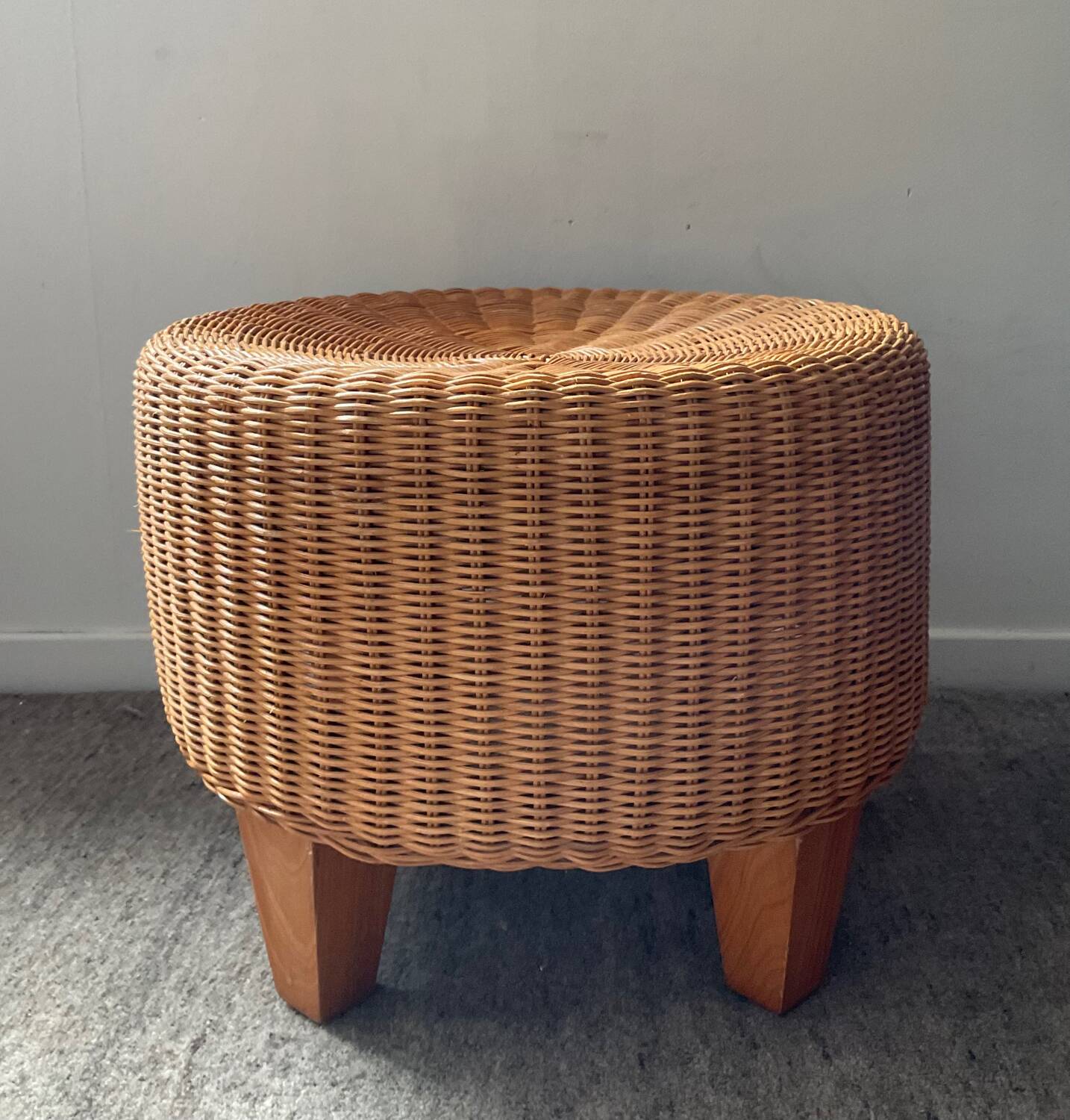 Vintage wicker pouf