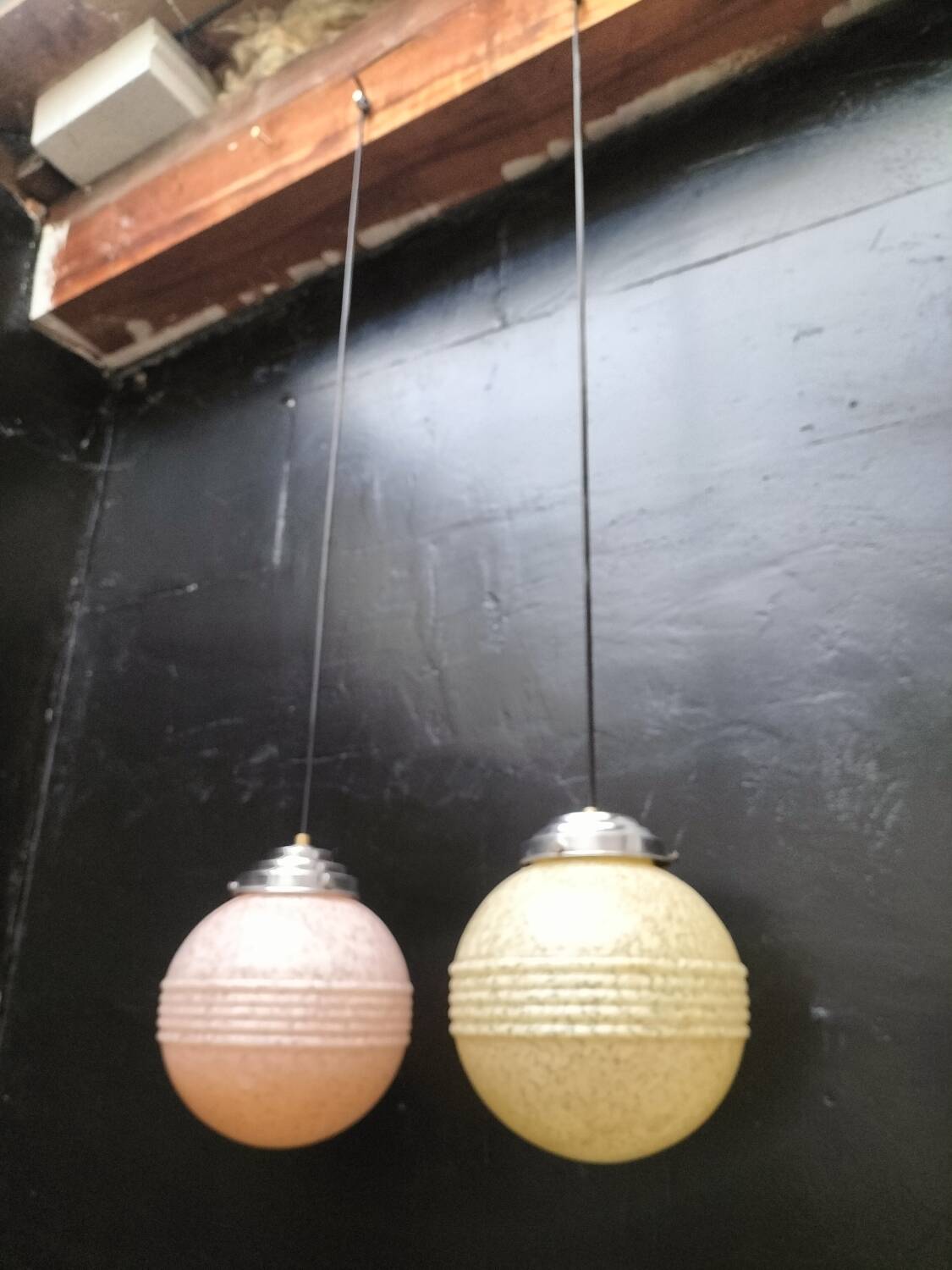 2 glass suspensions from Clichy