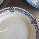 14 mismatched flat plates Terre de fer