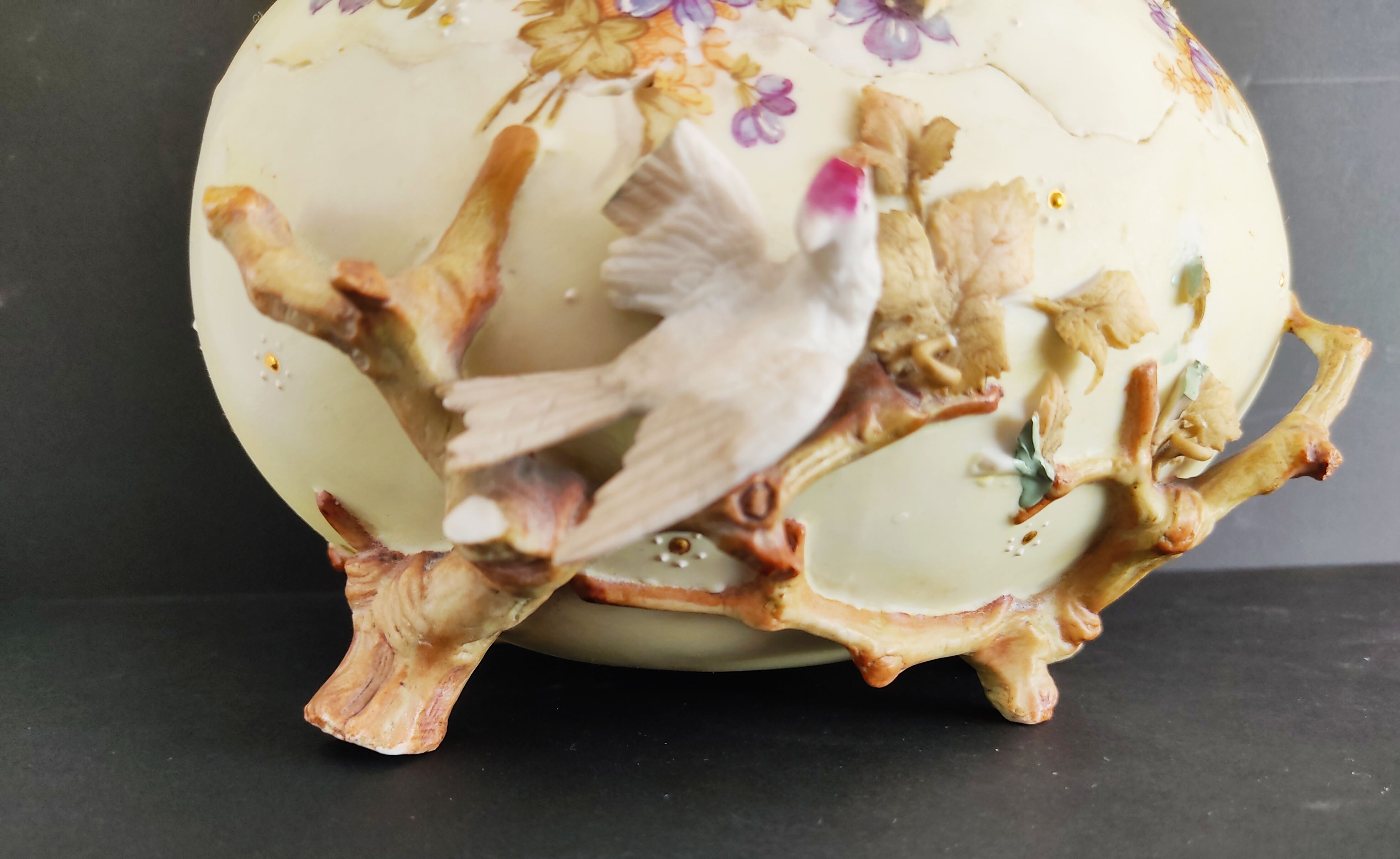 19th century egg-shaped porcelain box