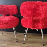 Paire de chaises moumoute rouge cardinal authentiques années 60