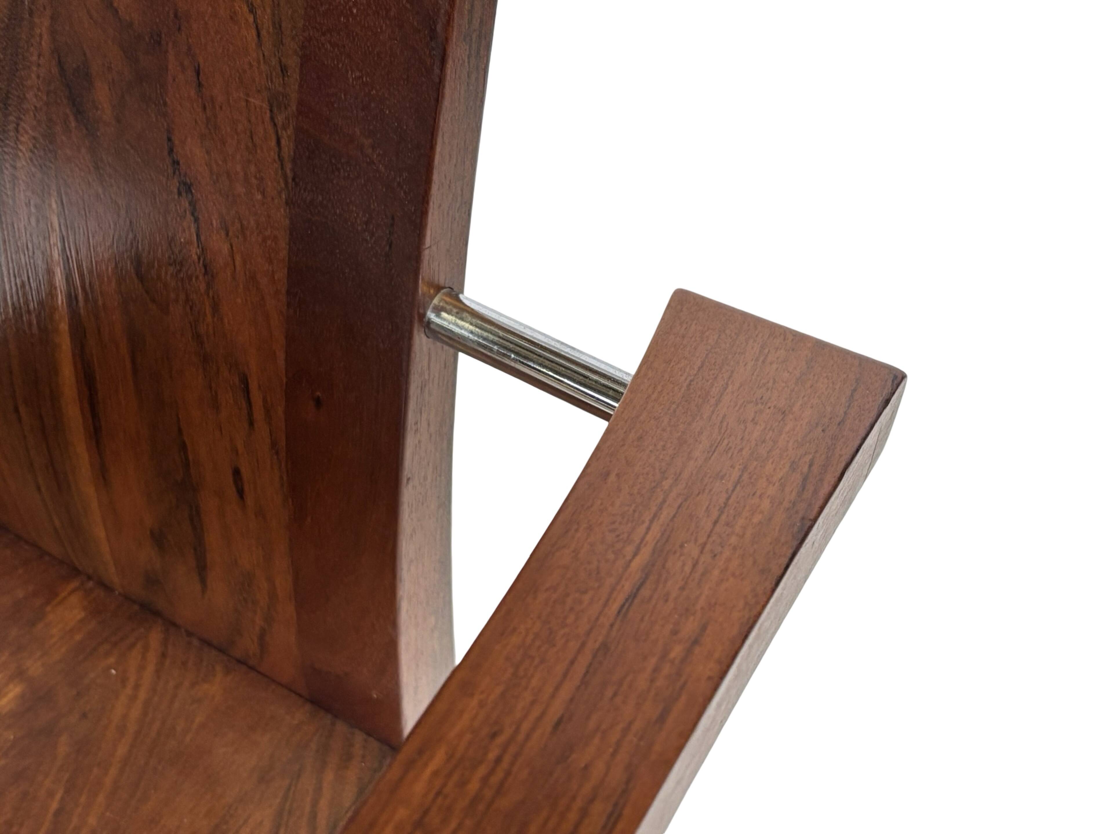 Ensemble vintage de quatre chaises design en hêtre massif chrome