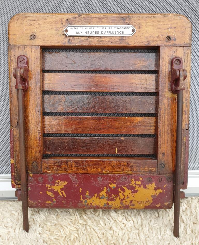 Folding seat wood Paris metro Sprague 1920