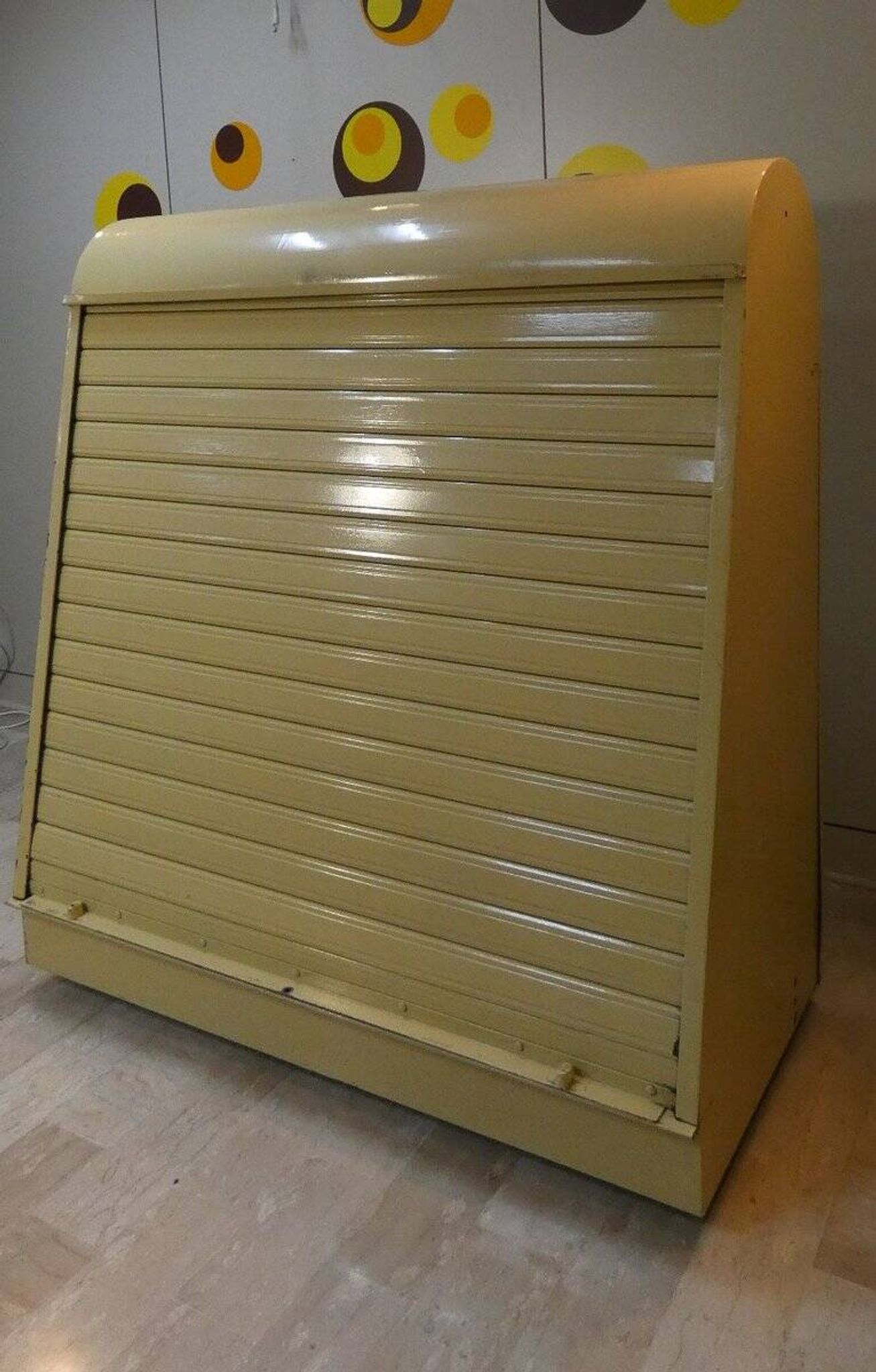 Painted iron display stand, Italy, 1960s.