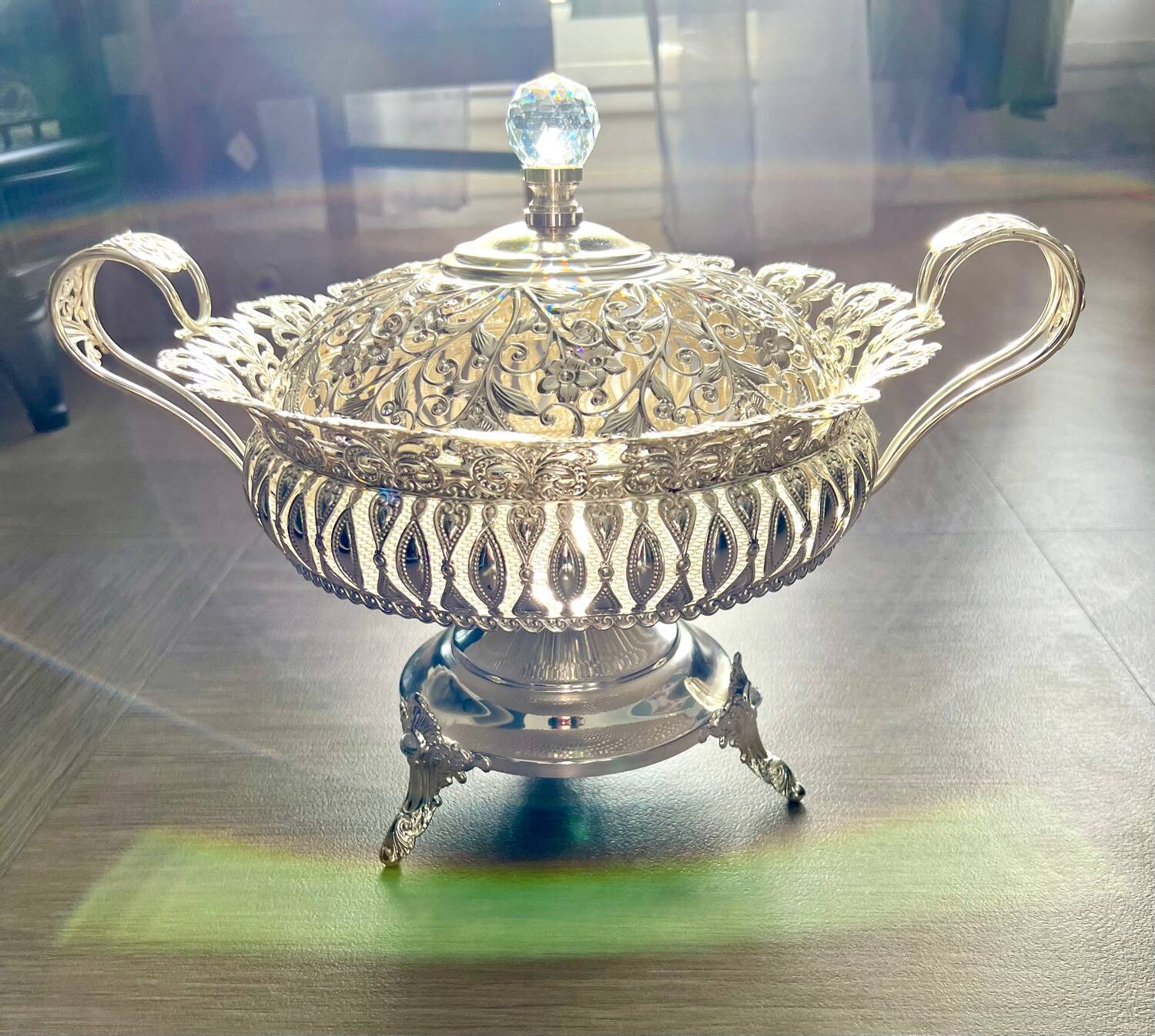 Freestanding Cake Stand