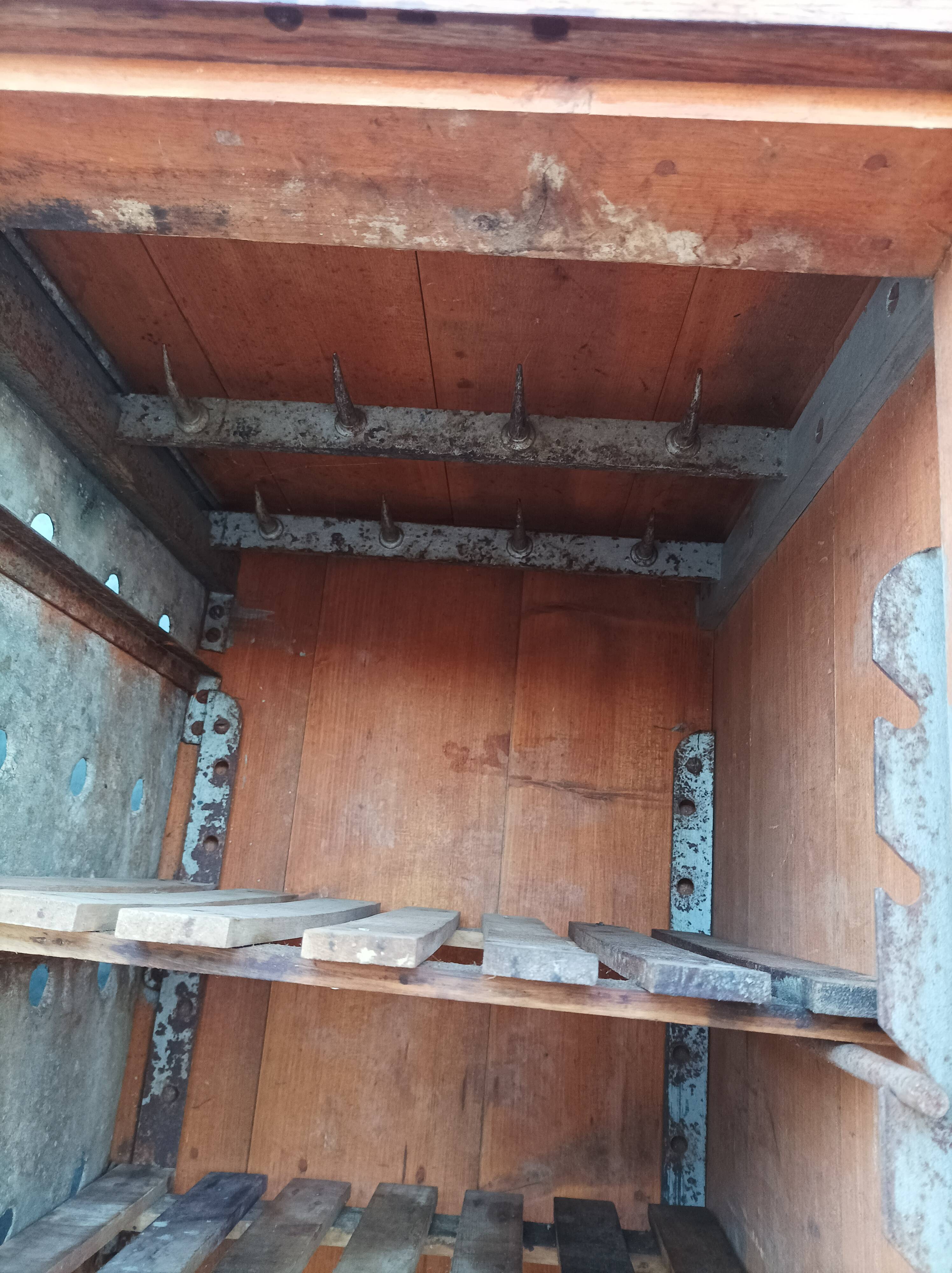 Butcher's buffet ice chest from the Art Deco period in oak