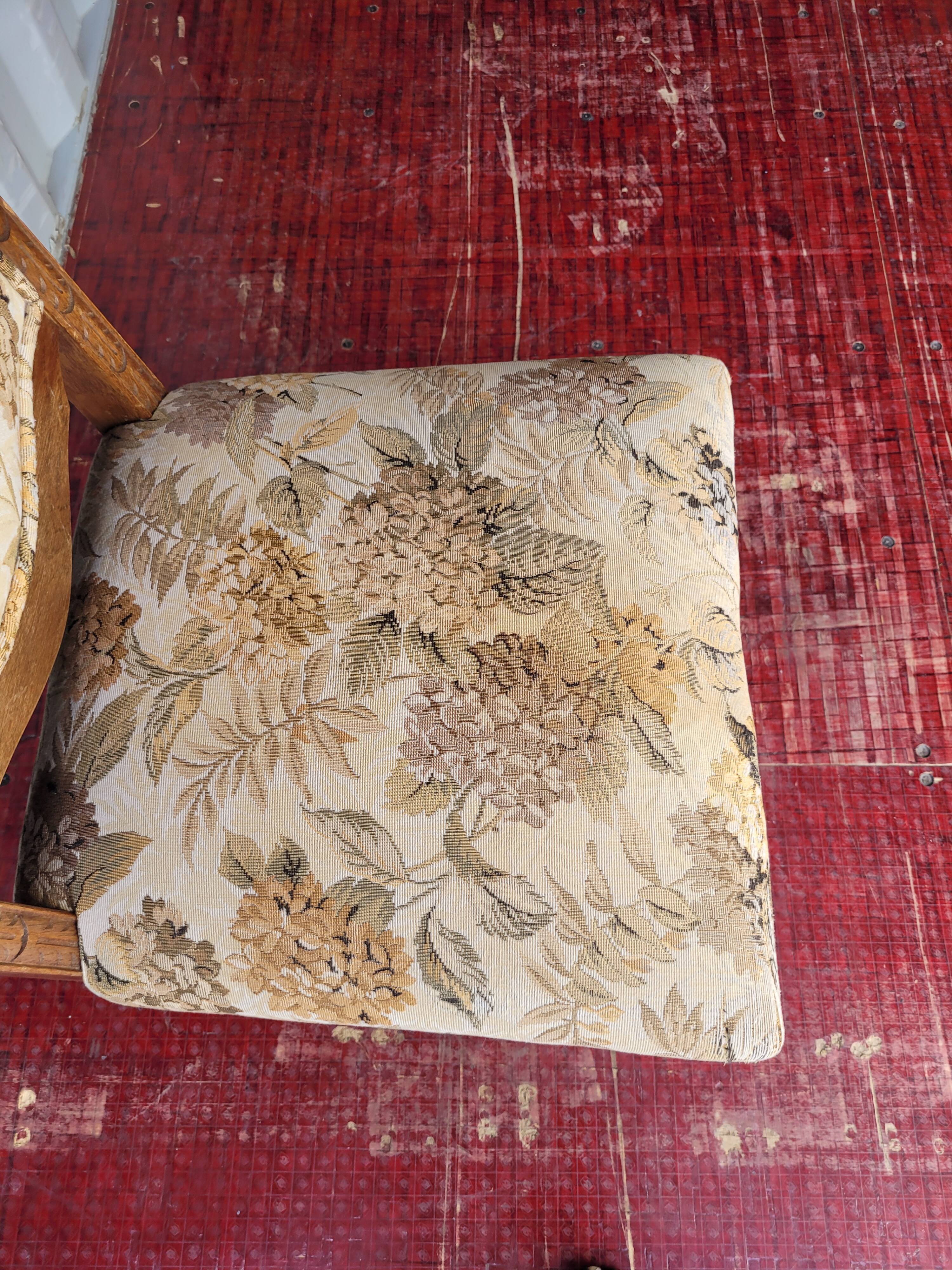 Chaise en bois tapissée