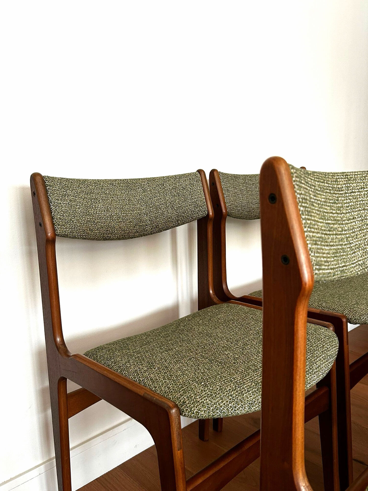 Lot of 4 1960s Scandinavian style chairs.