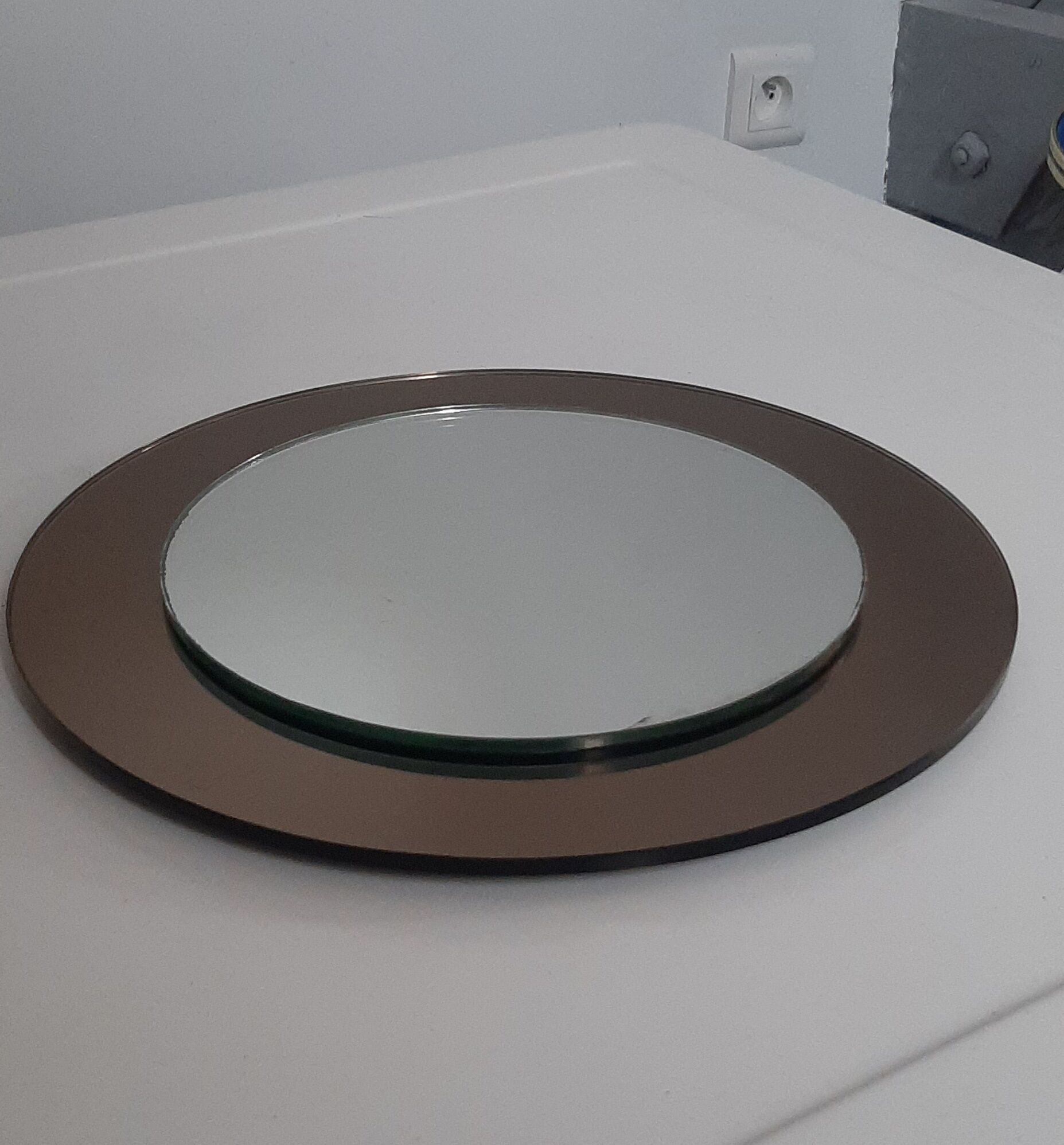 Smoked mirror 70s space age