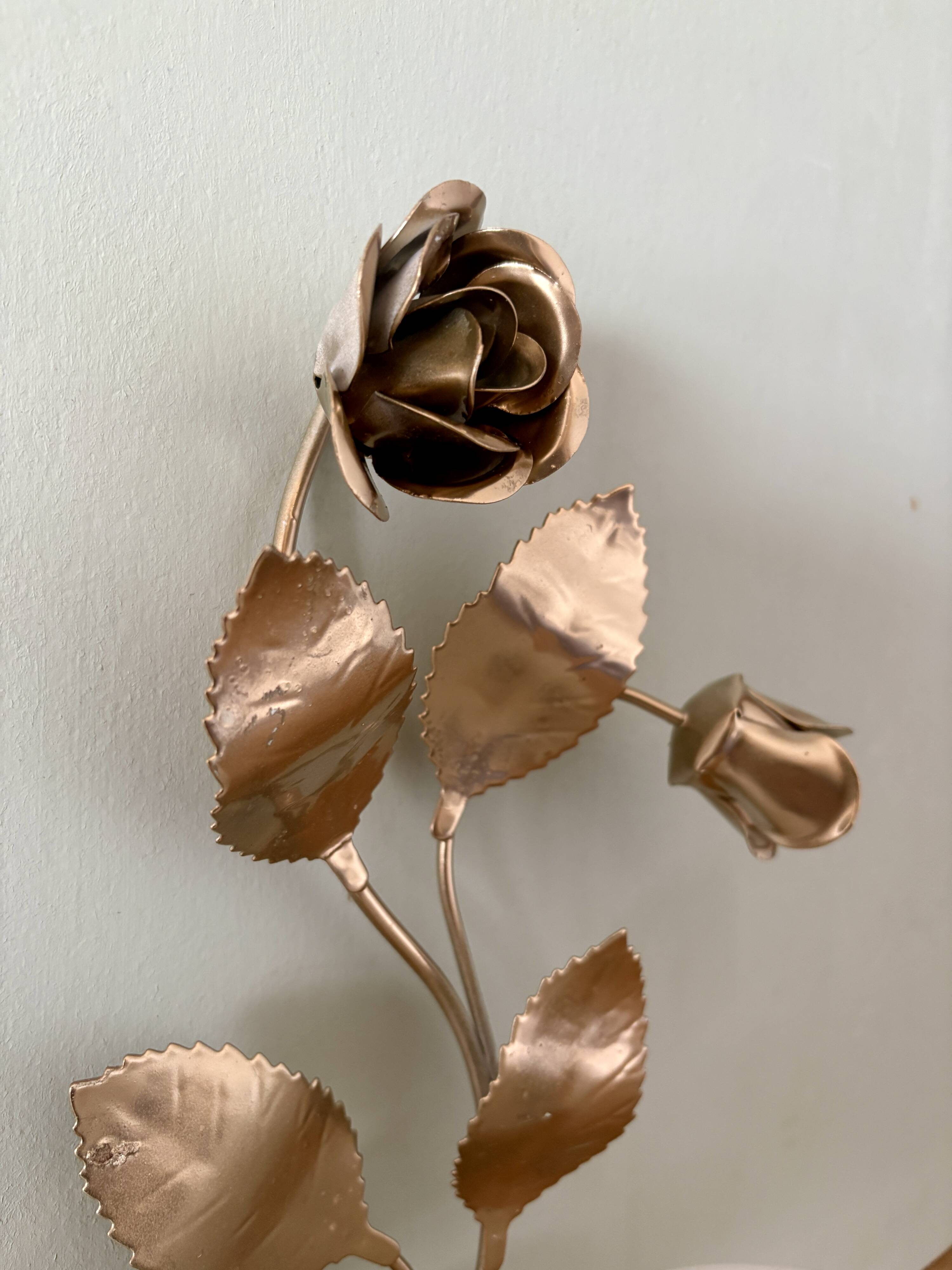 Vintage wall lamp in gold metal and white opaline