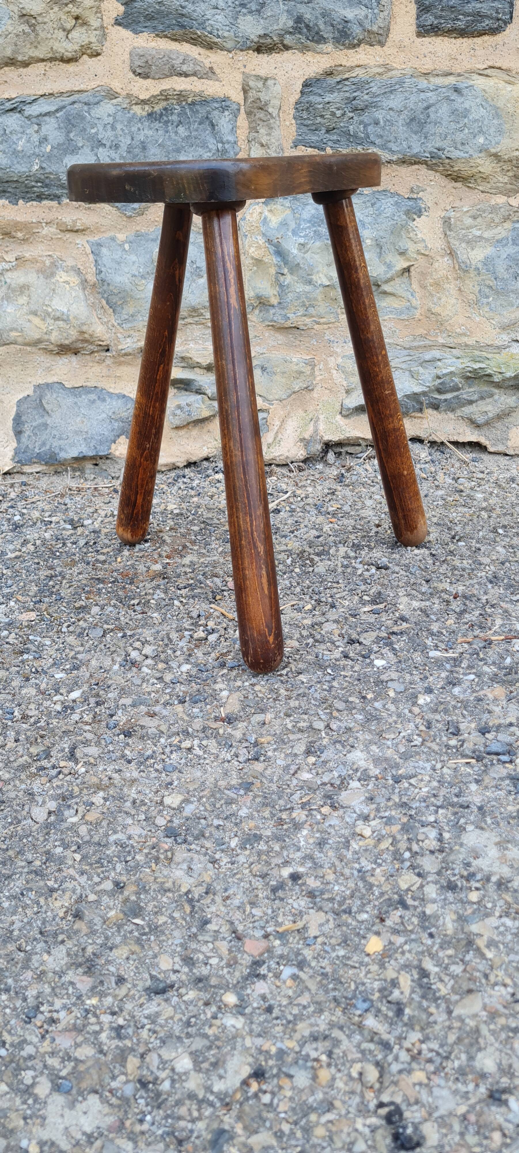 Tripod stool