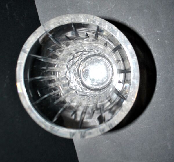 Vase en cristal taillé signé ''Cristal St Louis France'' H20