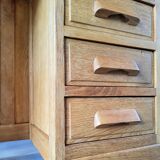 Expandable child desk