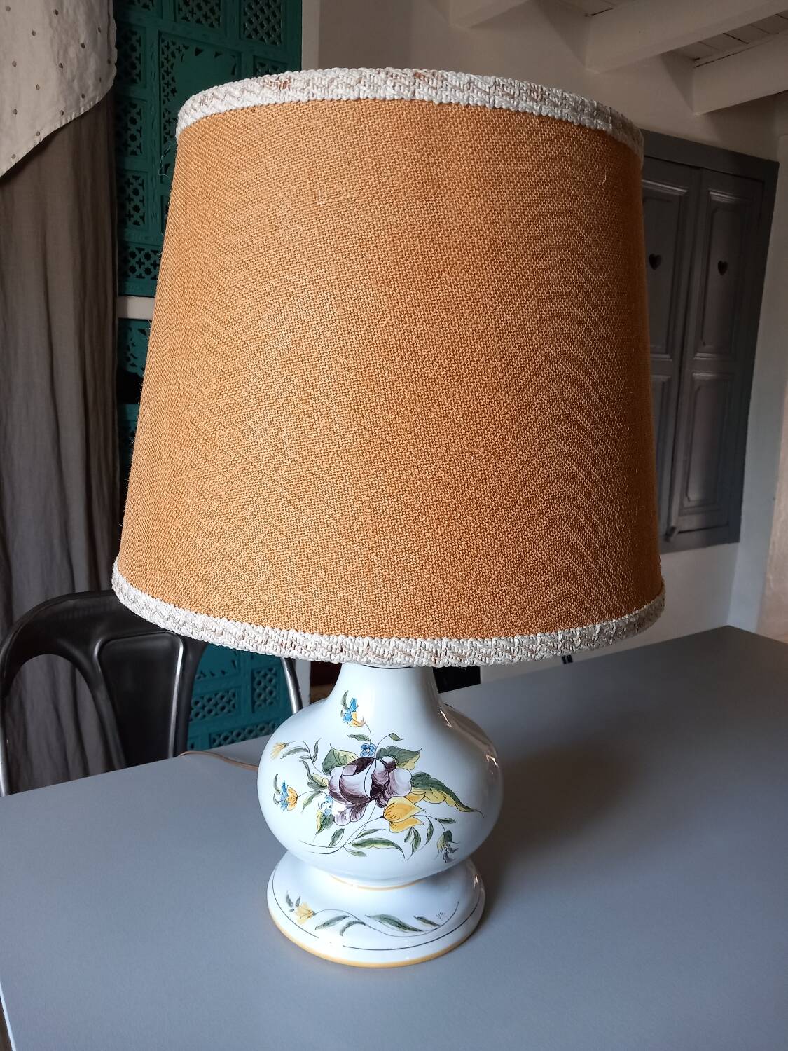 Lampe ancienne en faïence d'art de Rodez