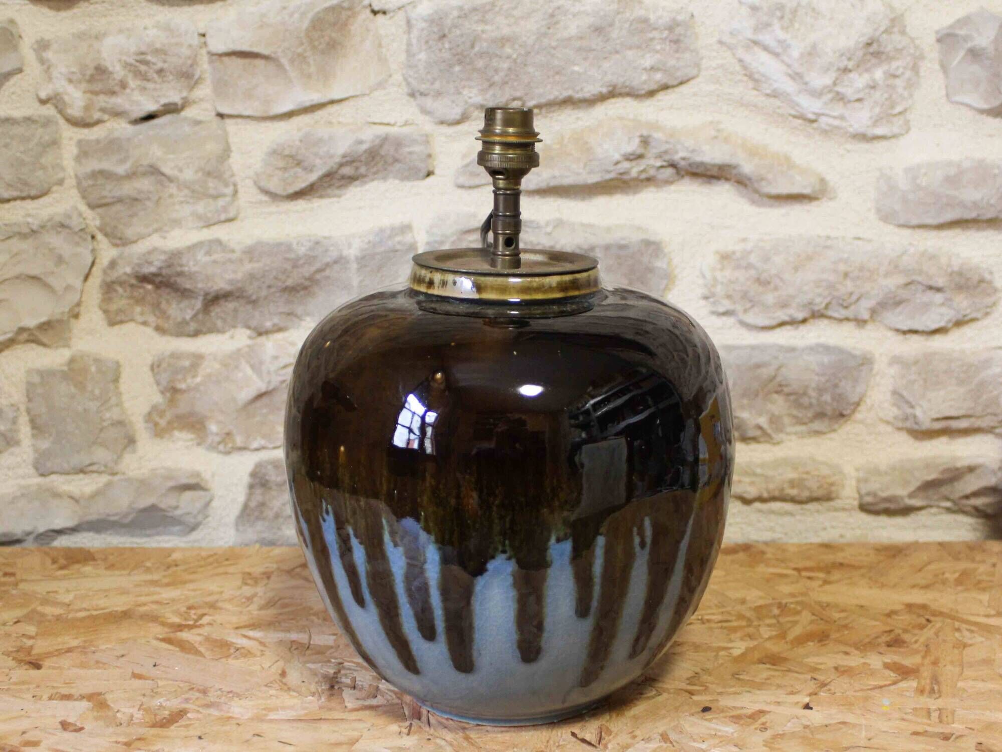Ceramic lamp base