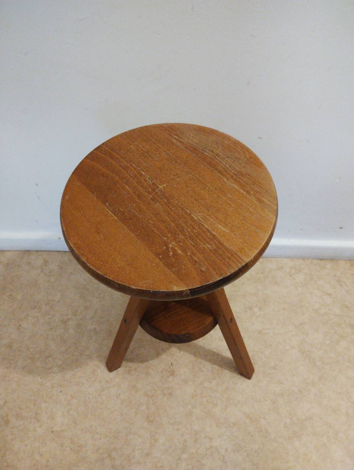Wooden screw stool
