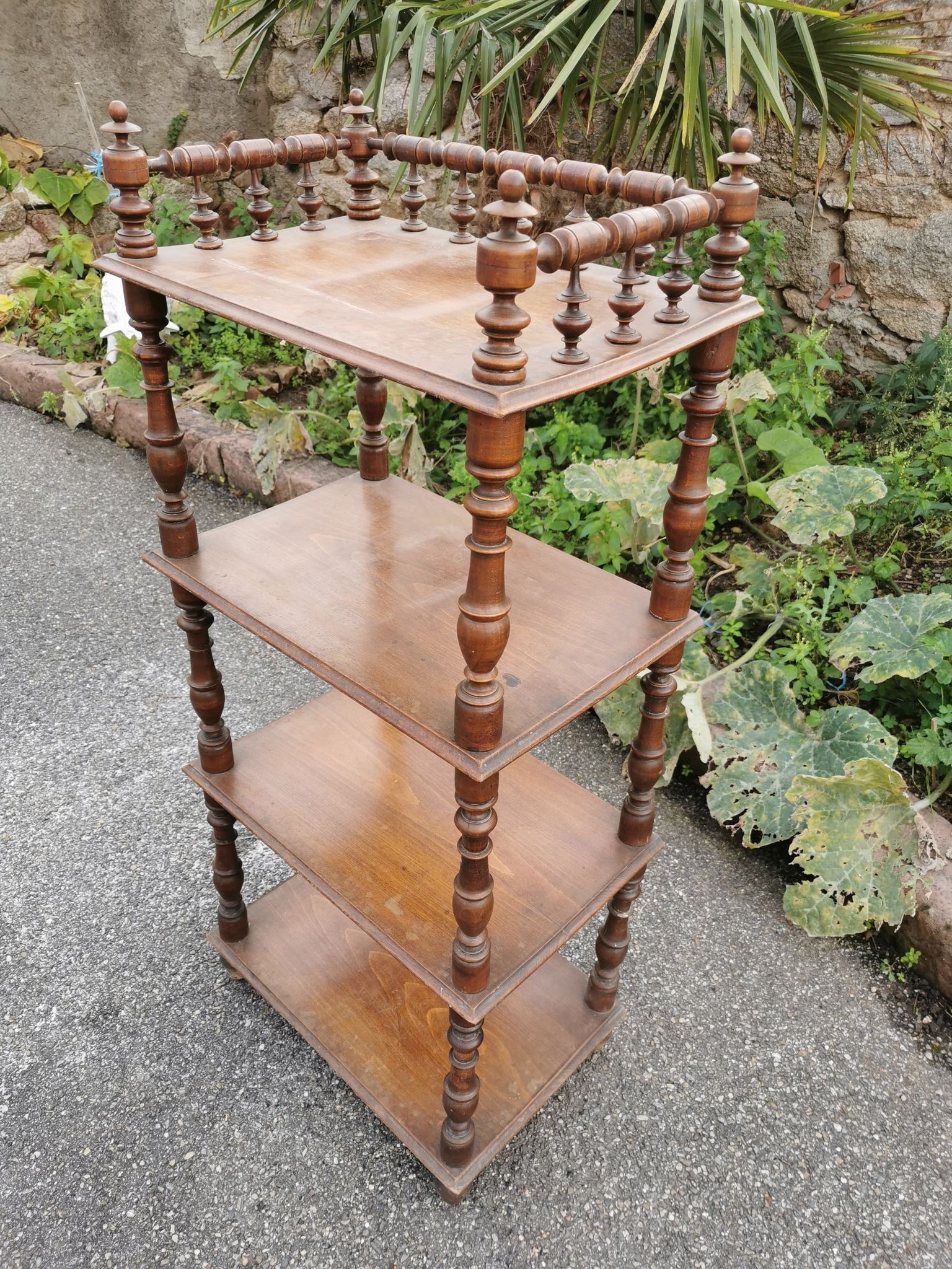 Napoleon III partition shelf