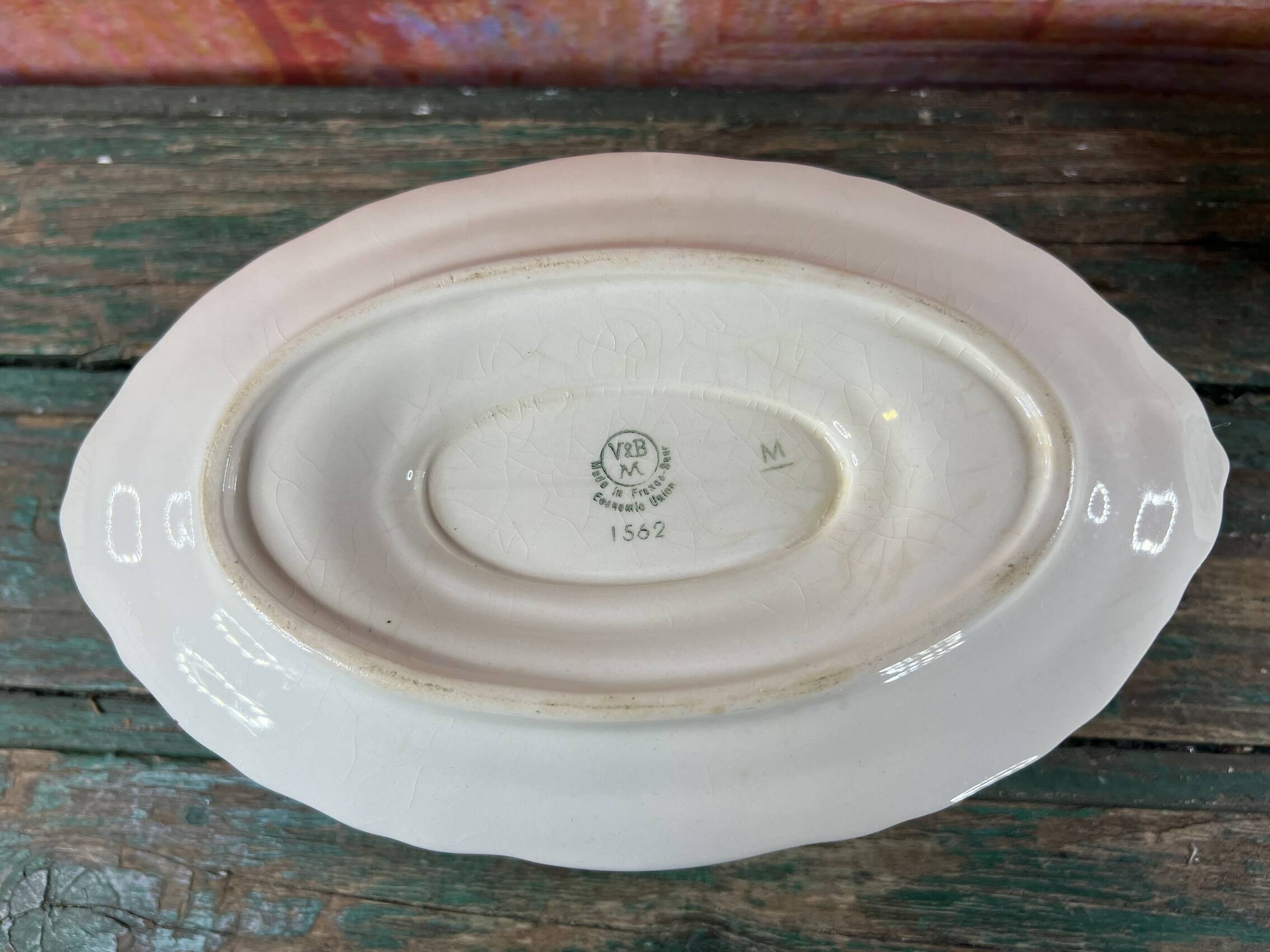 Villeroy Boch sauce boat with its frame
