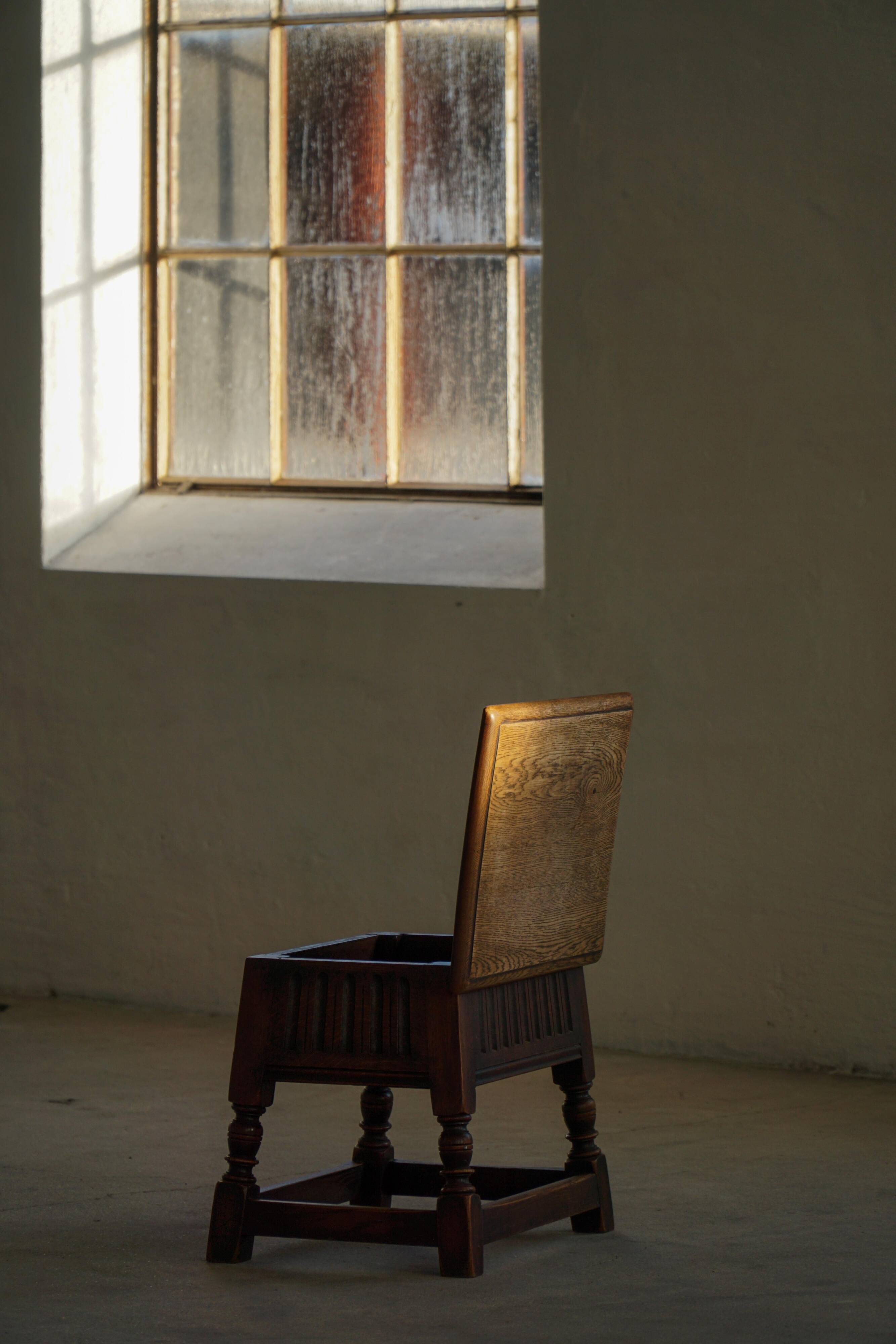 Scandinavian oak stool/box from the early 20th century, 1900s.