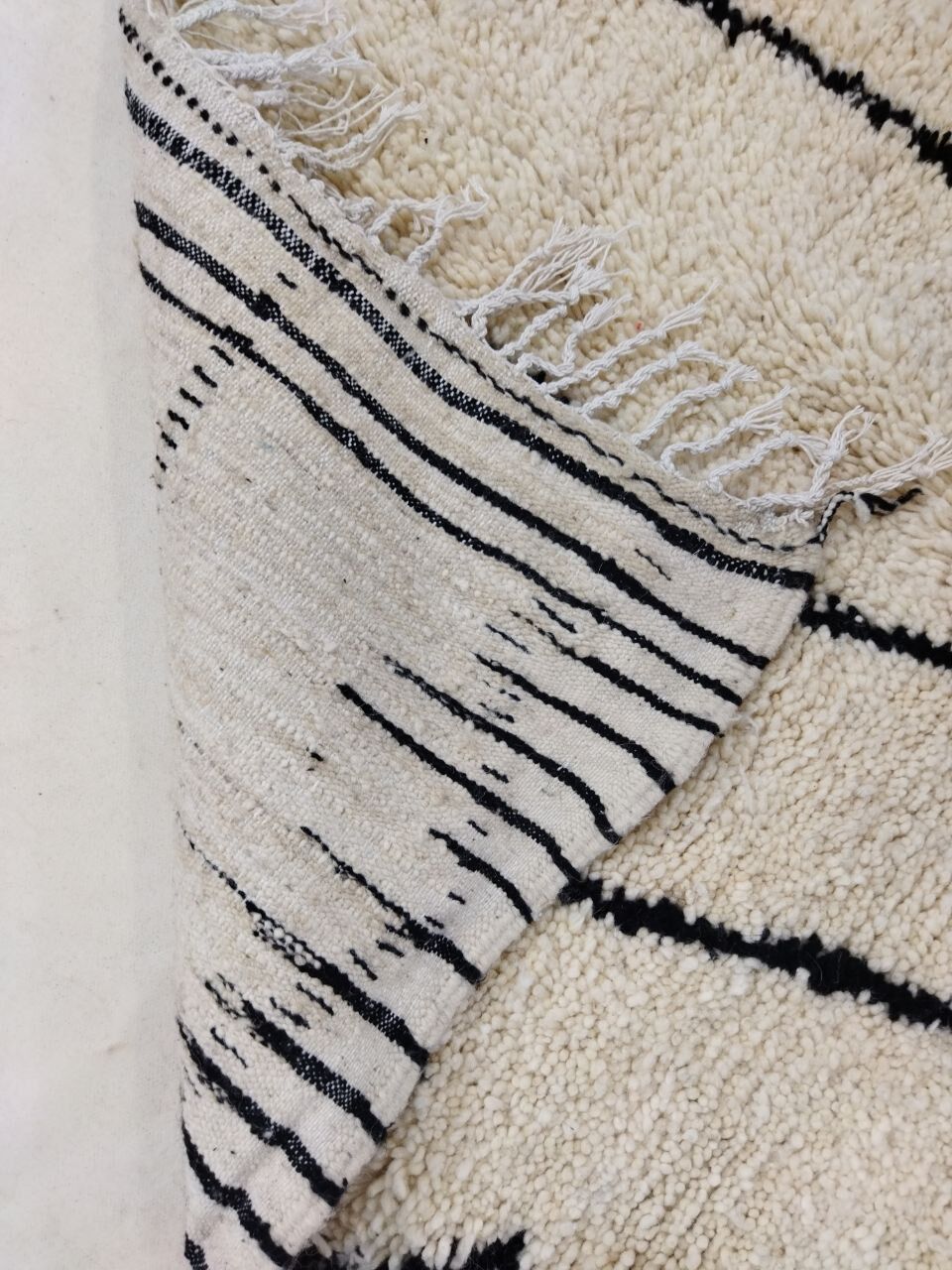 Moroccan berbere carpet 234x144cm