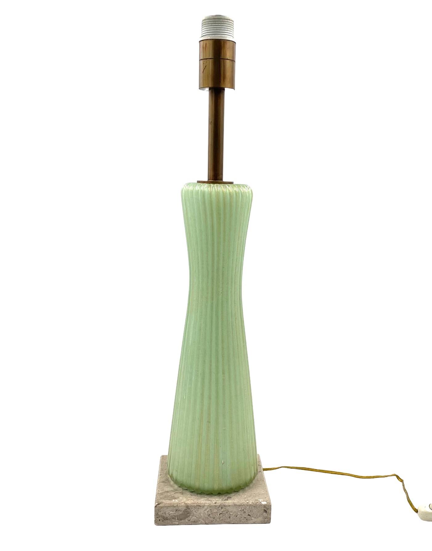 Mid-century modern green Murano glass Table lamp, Barovier & Toso style  Italy, 1940s