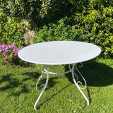 Ancienne table de jardin en fer forgé