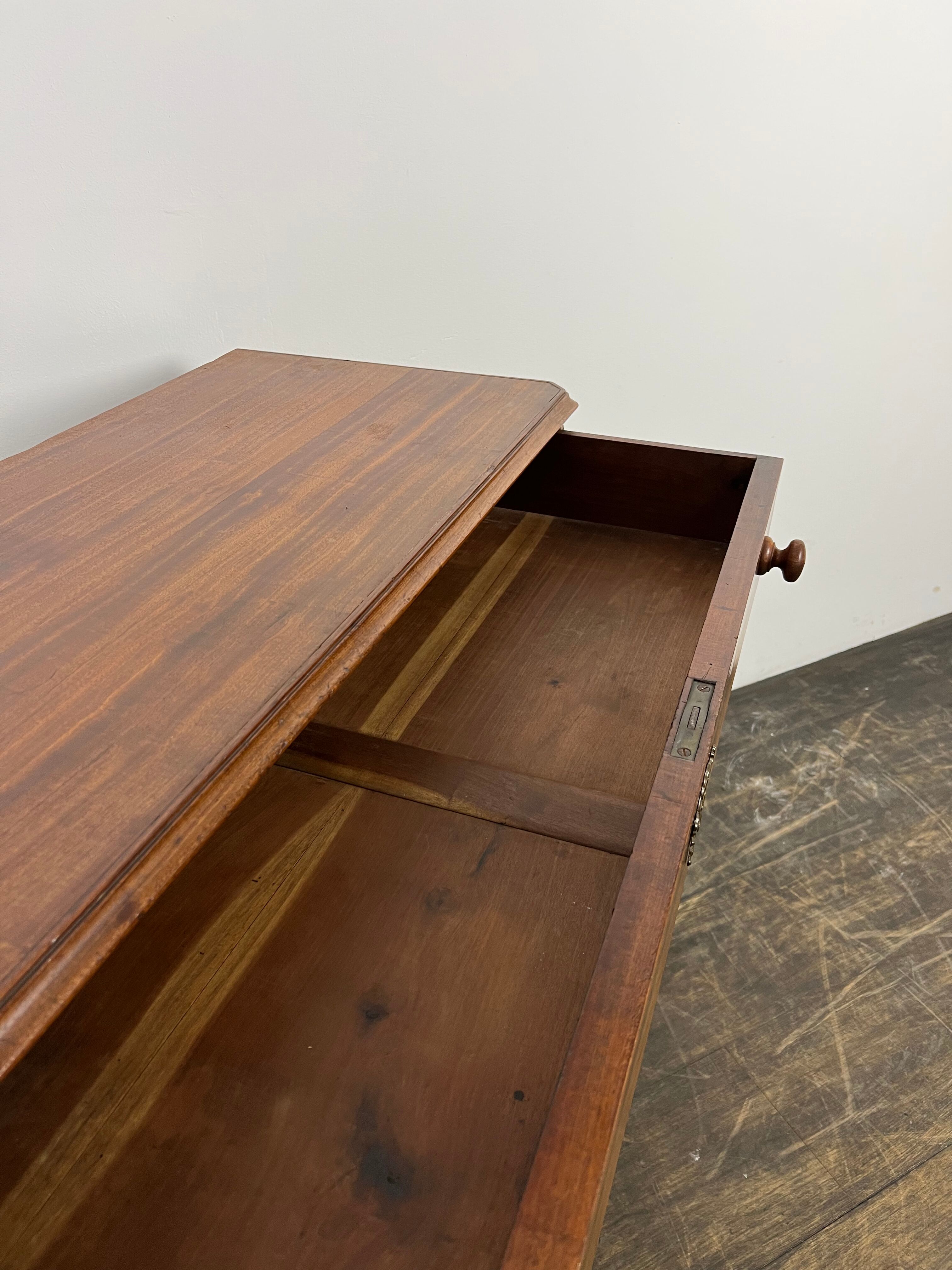 Commode en acajou
