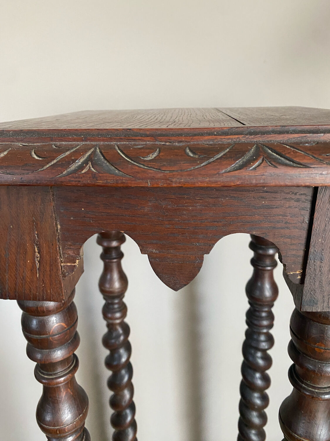 Louis XIII style pedestal table