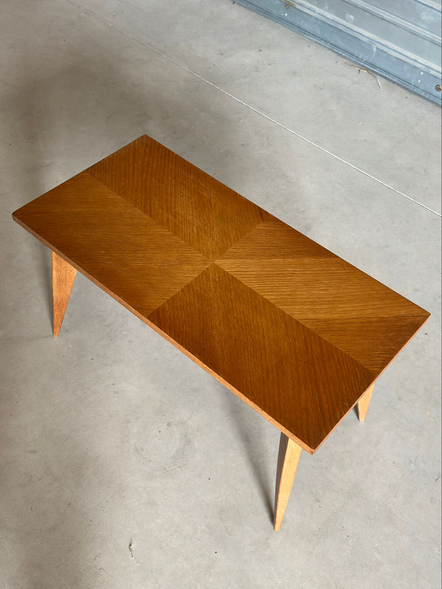Table basse vintage années 50 pieds compas design scandinave