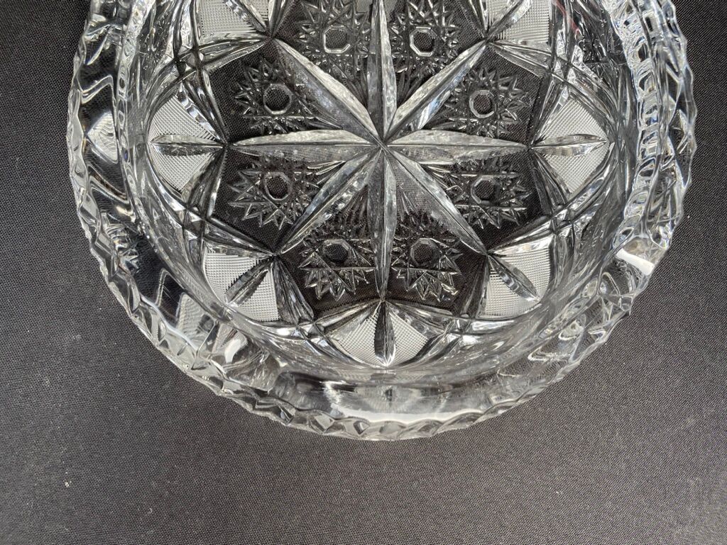 Large cut crystal ashtray – Mid-twentieth century