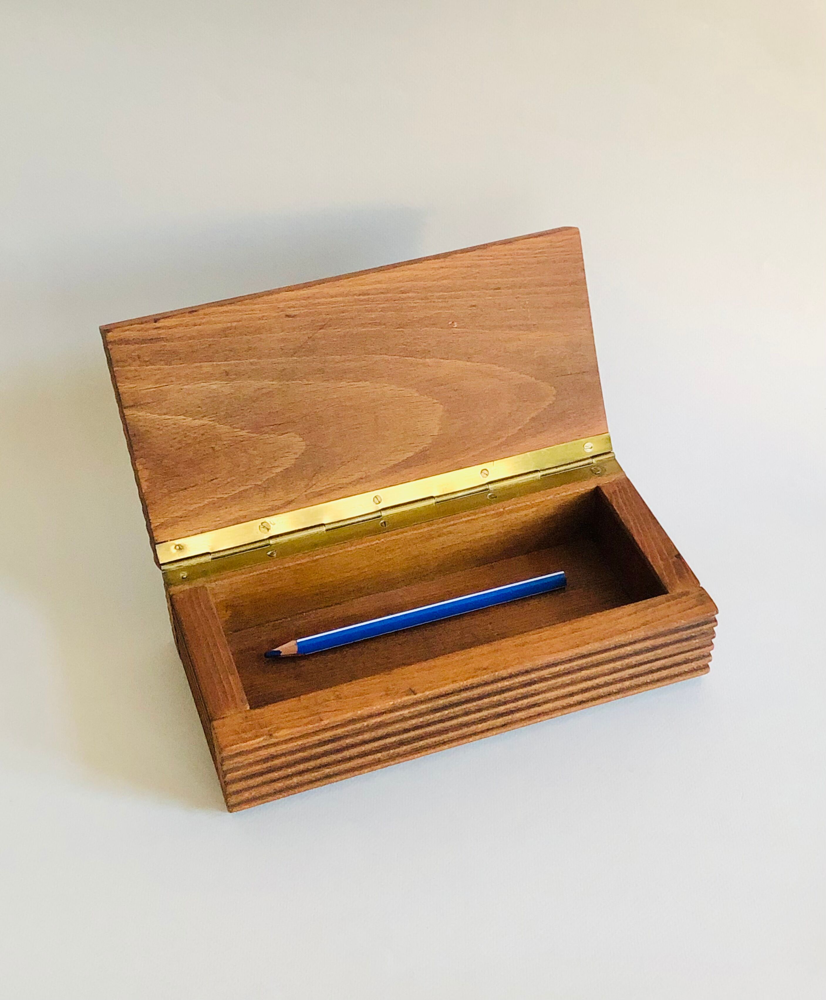 Boîte en bois faite main L25cm