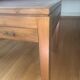 Grande table basse en teck massif avec 2 tiroirs traversants – Design intem