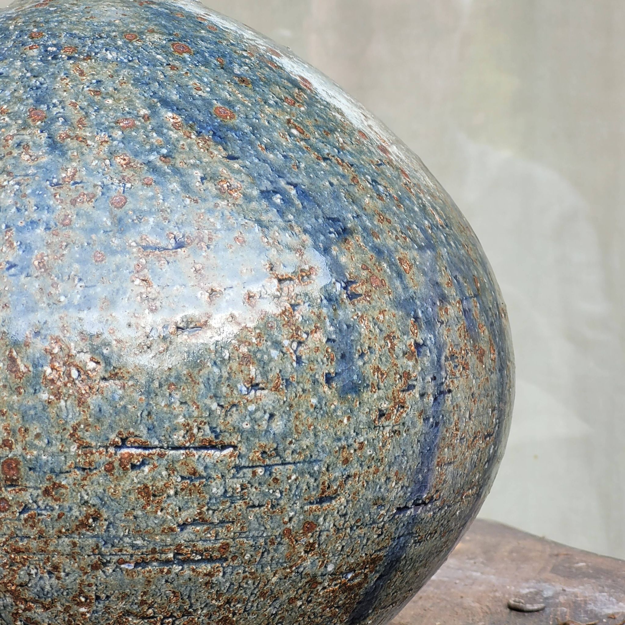 Alain Blanchard pied de lampe boule en ceramique