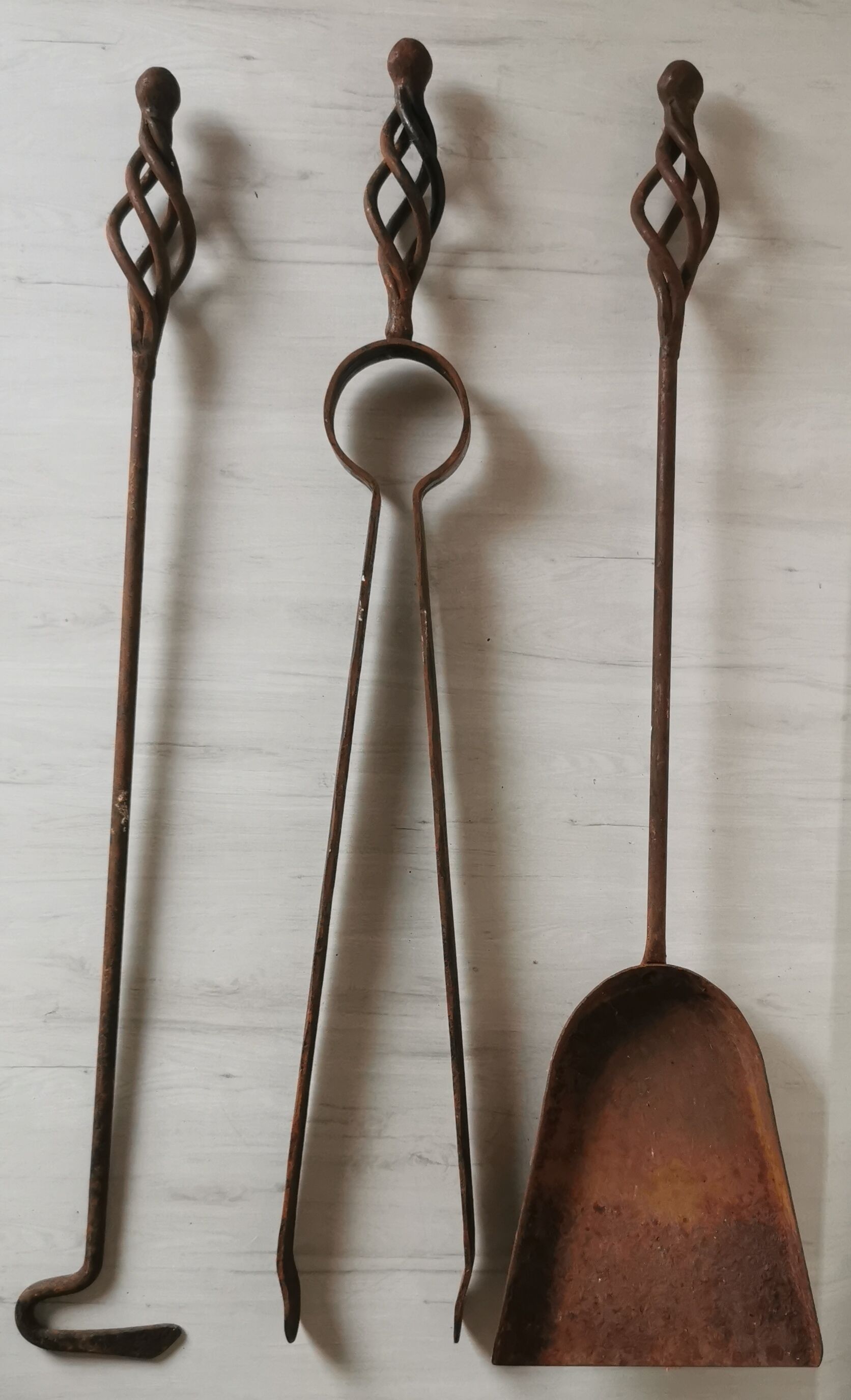 Wrought iron chimney servant