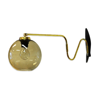 Lampe murale sur bras en laiton avec glassdome Høvik Verk, Norvège années 1950