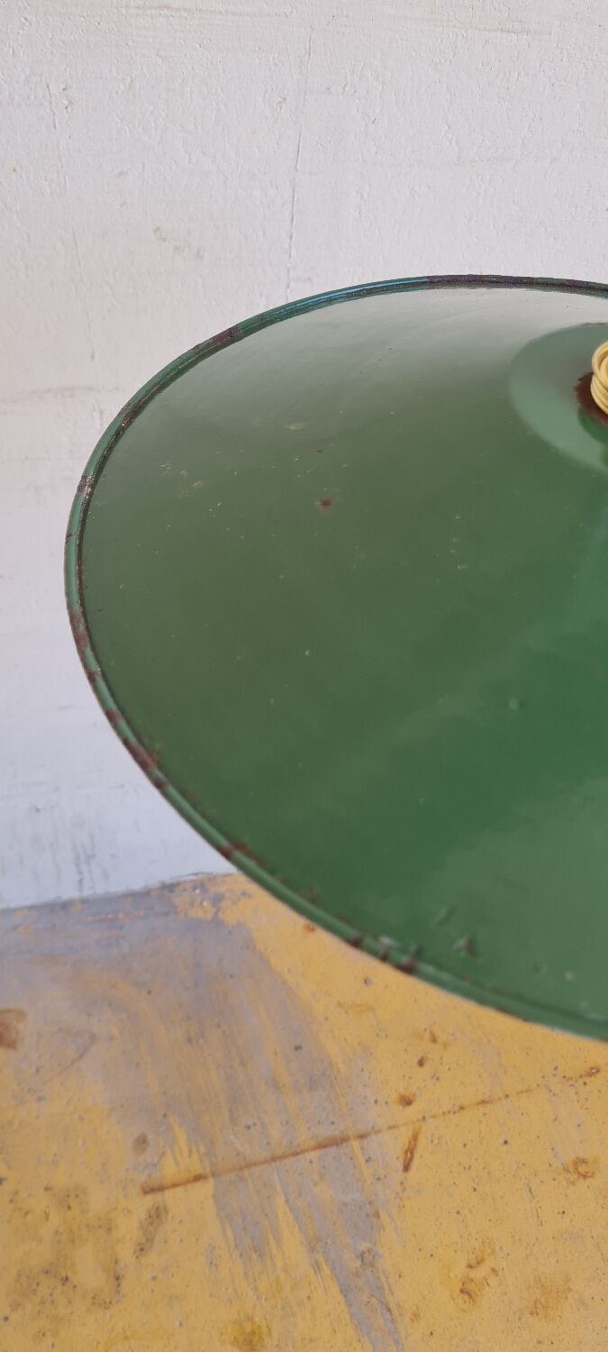 Enamelled sheet metal suspension