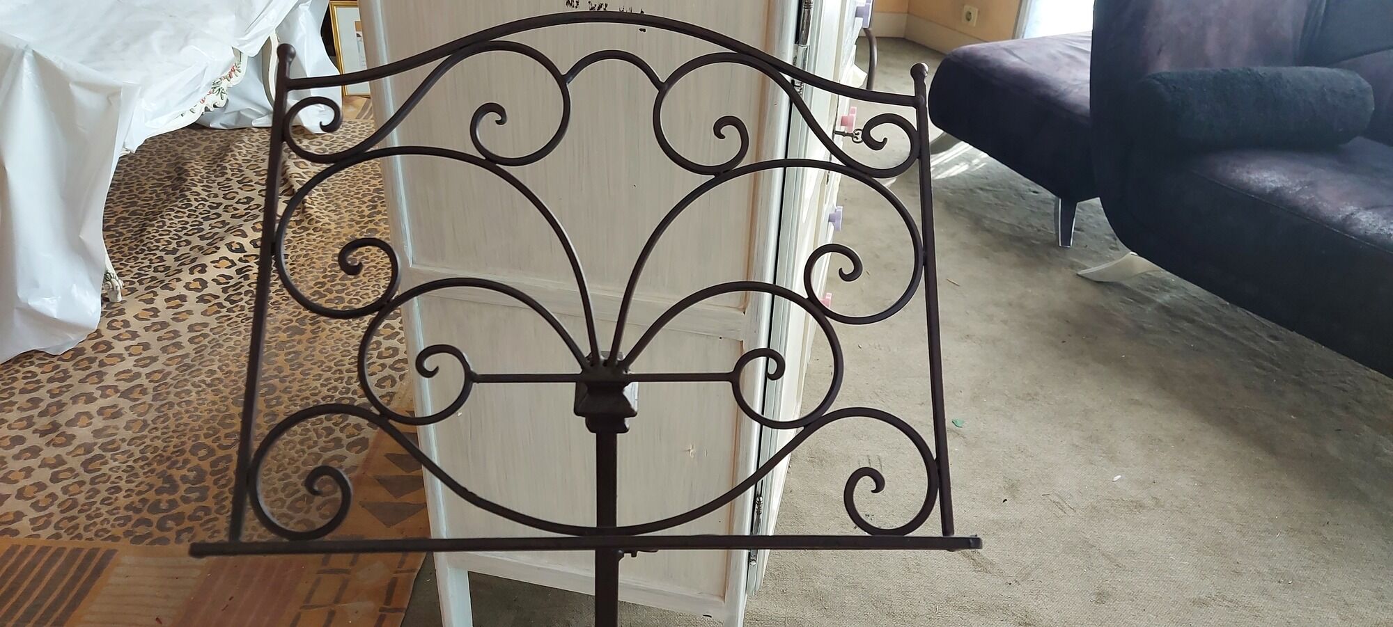 Wrought iron easel
