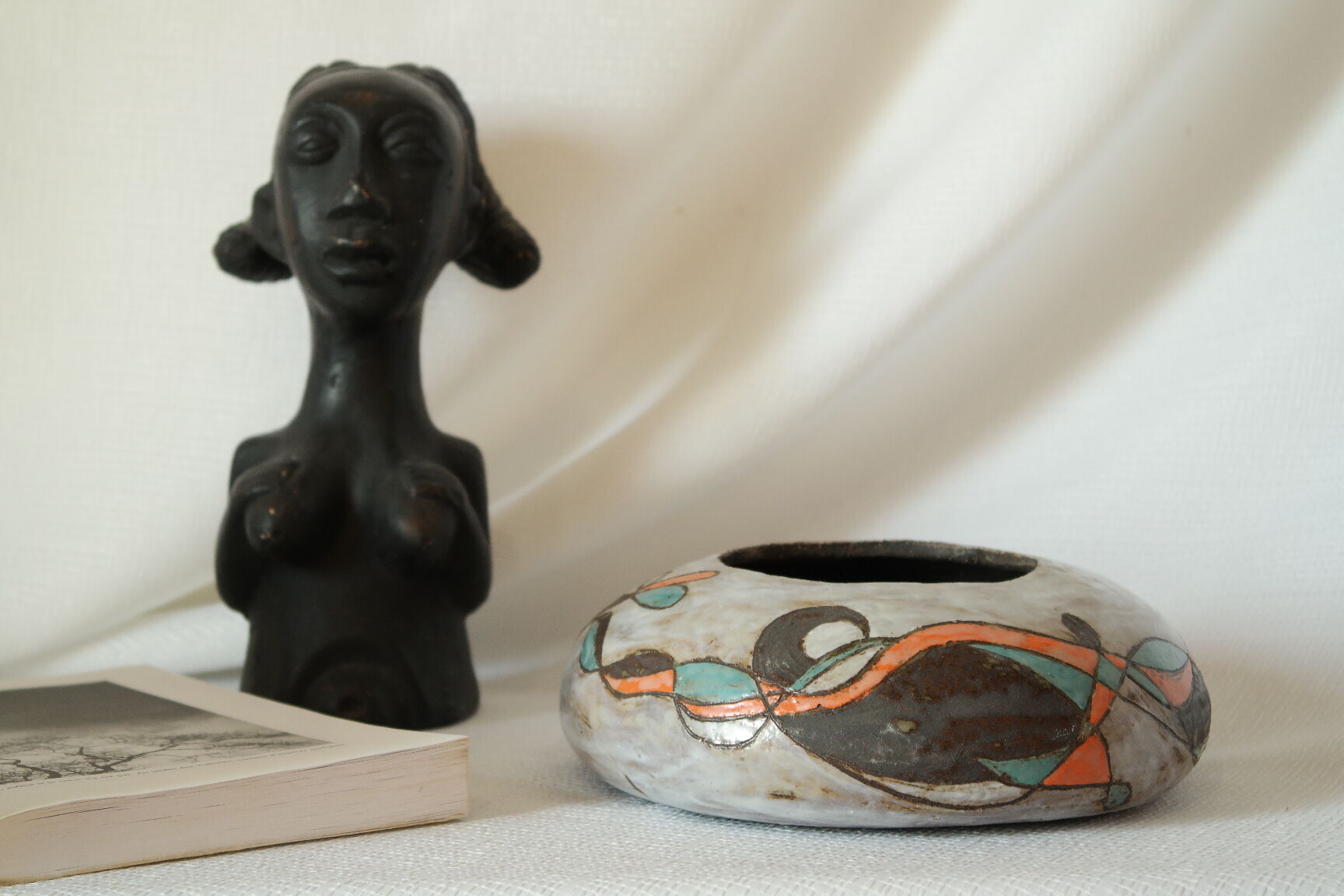 Modernist Raku bowl vase with glaze effect, signed.