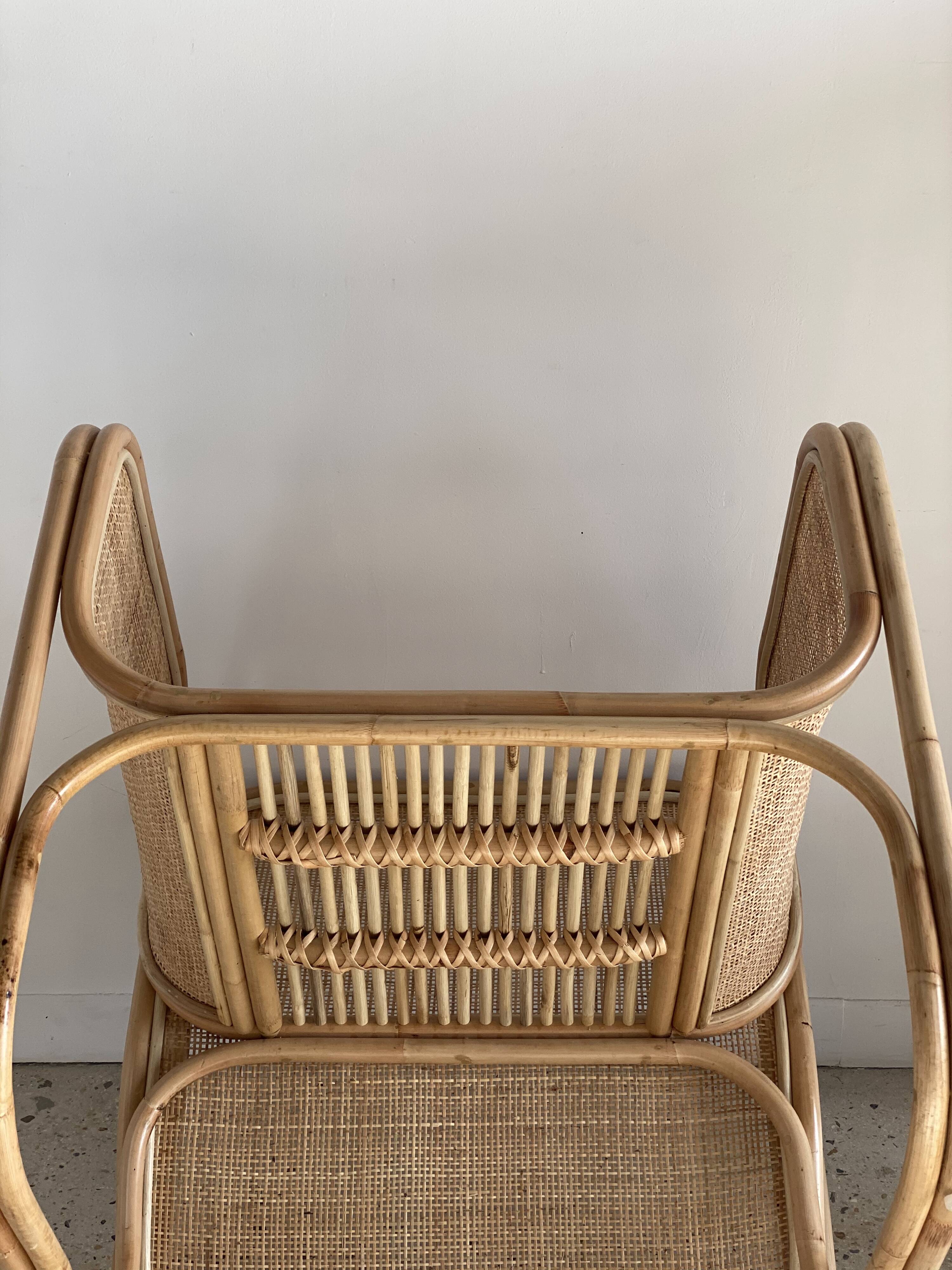 Amsterdam rattan armchair with U-shaped armrest, squared canework