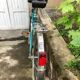 Vélo vintage bleu vert femme de marque Peugeot années 70
