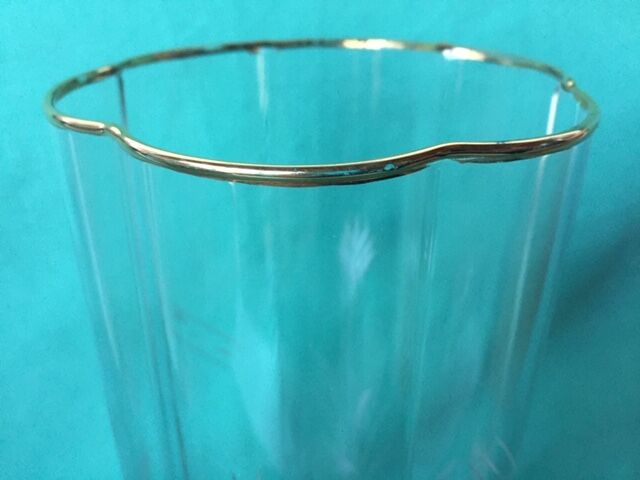 Glass vase polylobe serious pattern foliage
