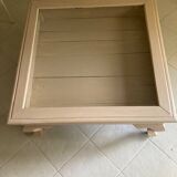 Showcase coffee table