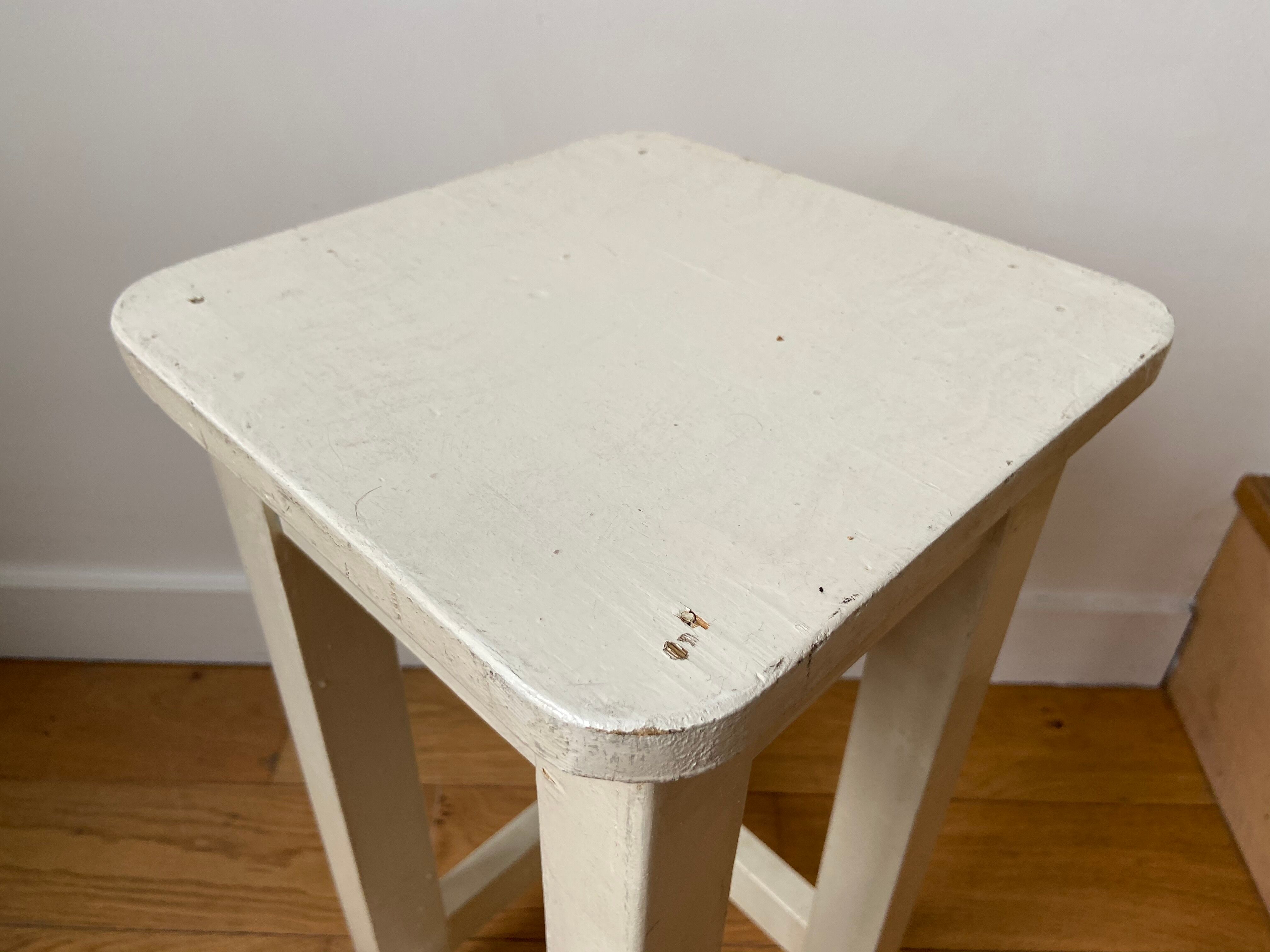 Tabouret en bois