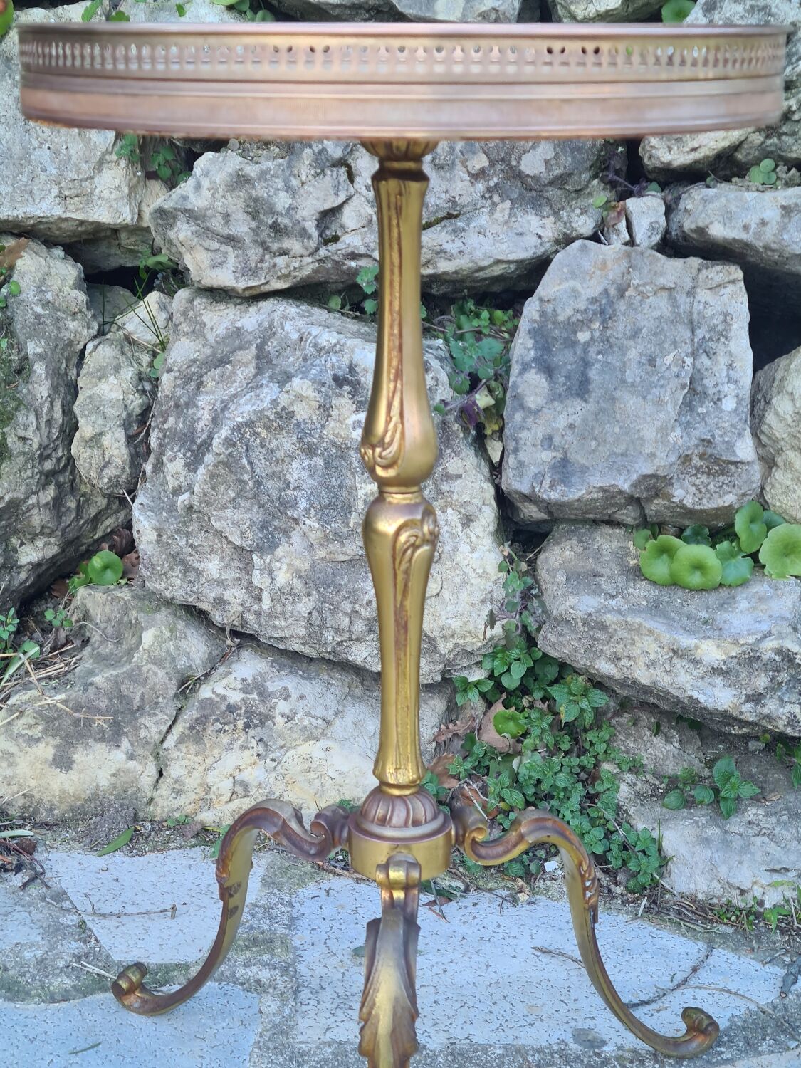 Small gueridon with marble plaque