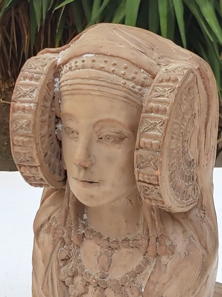 Bust terracotta woman