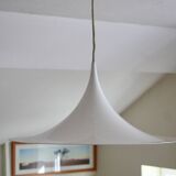 Suspension blanche Fog & Morup modèle Semi trompette