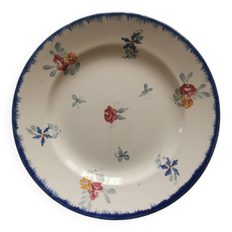 Lot de 4 assiettes plates et une creuse modèle mary lou