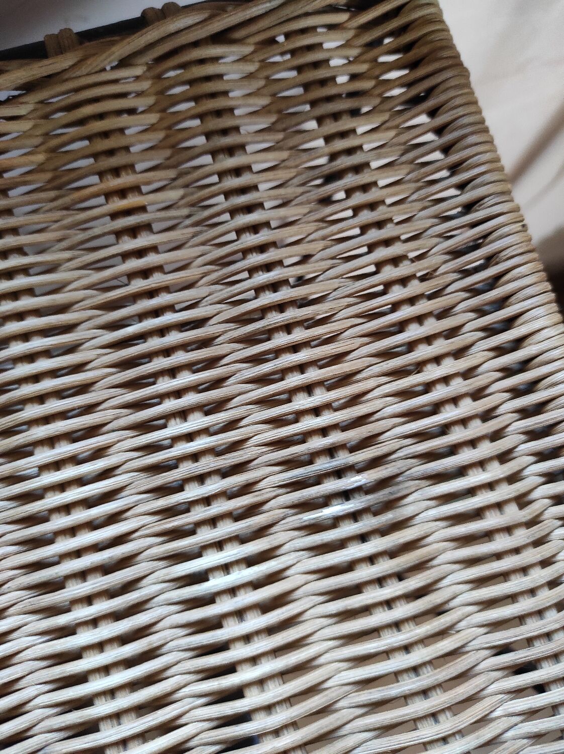 Rattan shelf and metal foot 50s