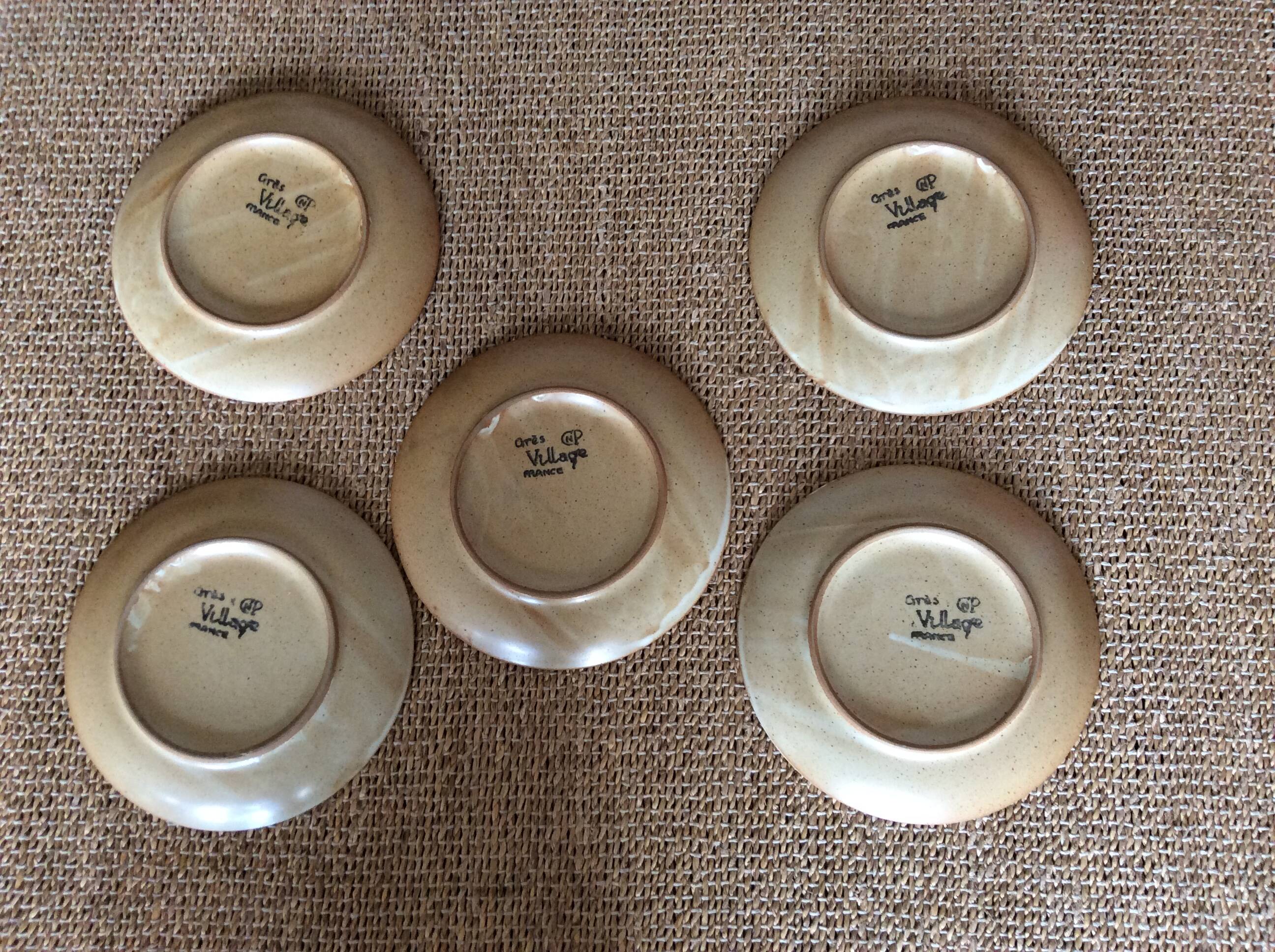 5 stoneware dessert plates